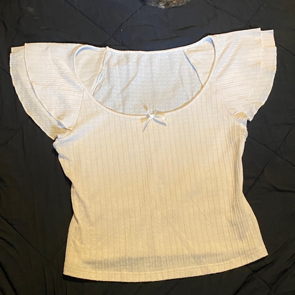 Women's Cream Ribbed Scoop Neck Top with Flutter Sleeves